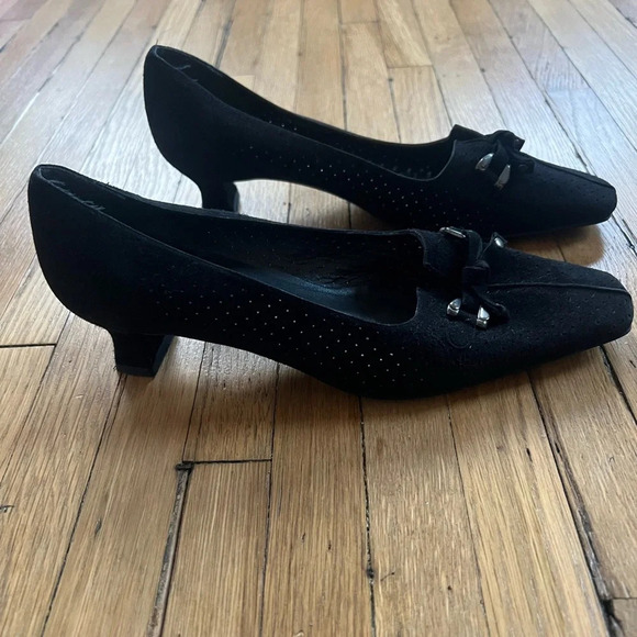 Stuart Weitzman Black Suede Slip On Pumps | Size 7.5 - Picture 2 of 6